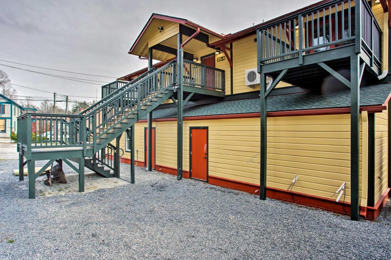 Saluda Main Street Retreat - Central Location! المظهر الخارجي الصورة